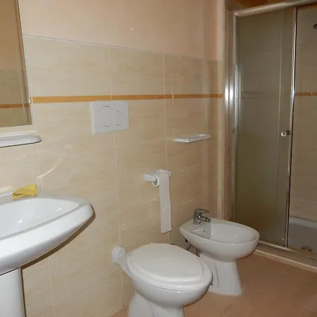 Гостевой дом Casole Short Lets 3*